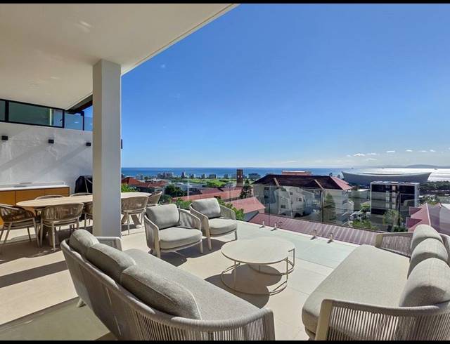 5 BEDROOM HOUSE FOR SALE IN GREEN POINT